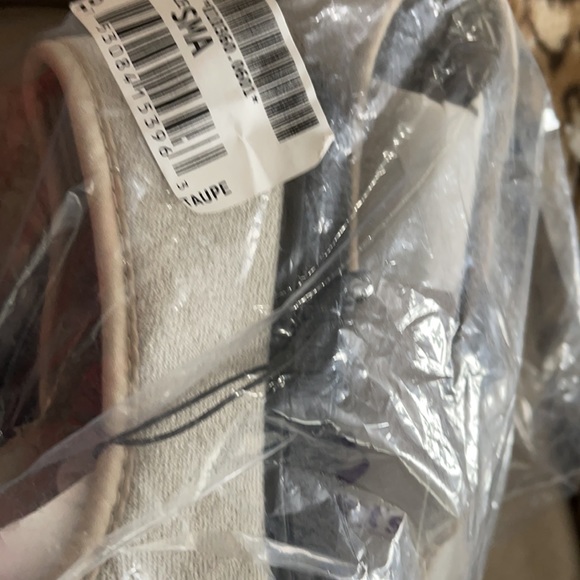 Silvert's Adaptive Clothing & Footwear Adjustable Easy Touch Closure 200 - Picture 2 of 2